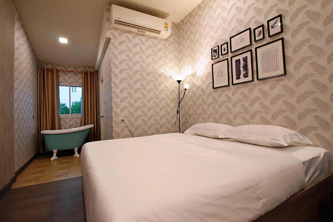 R 17 Living Hotel Bangkok Esterno foto