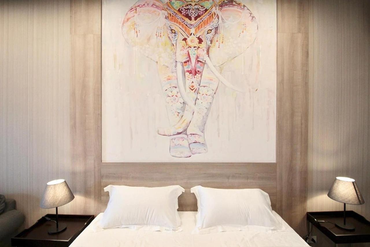 R 17 Living Hotel Bangkok Esterno foto