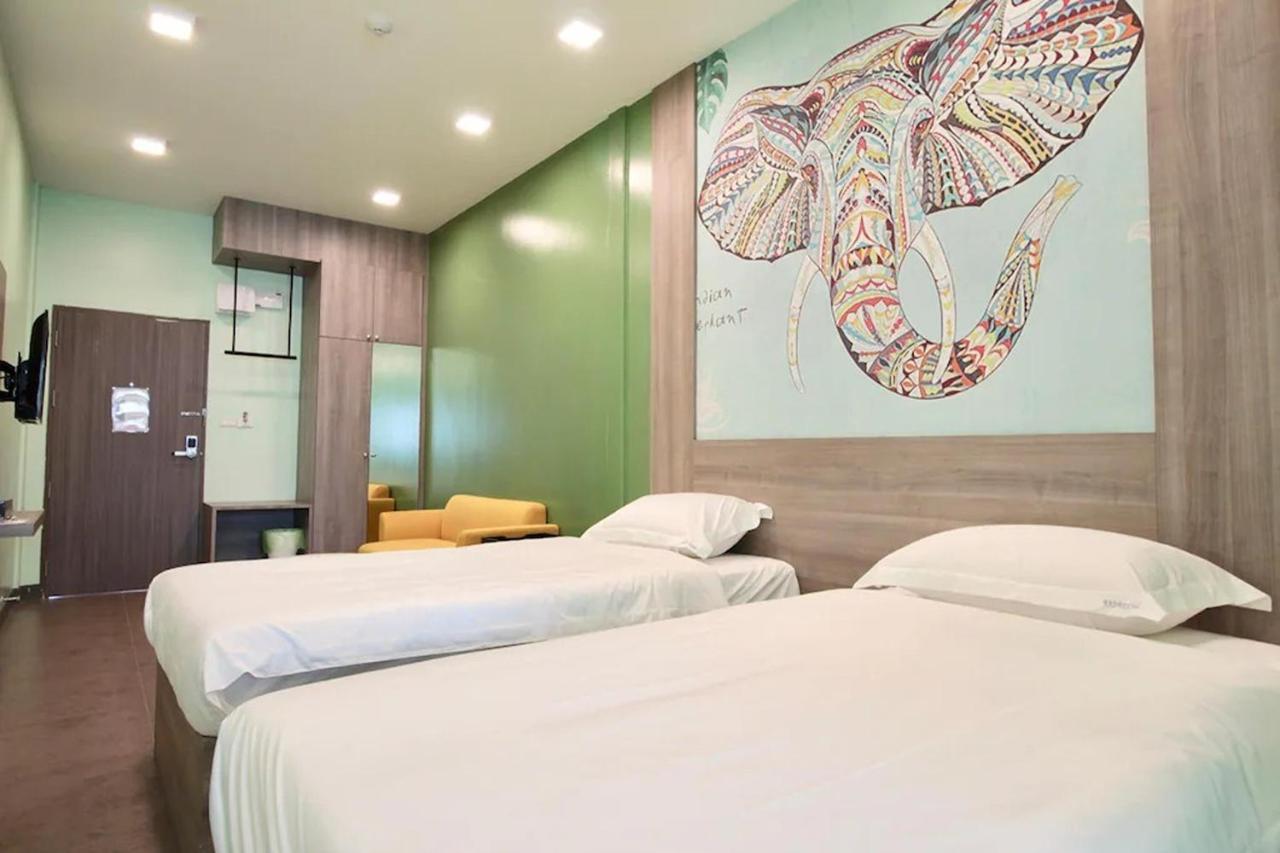 R 17 Living Hotel Bangkok Esterno foto