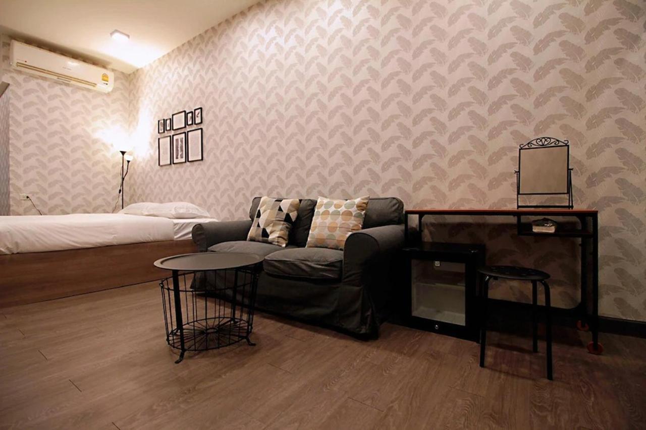 R 17 Living Hotel Bangkok Esterno foto